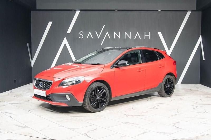 Used Volvo V40 254 HP (186 kW) 2013 Red Hatchback