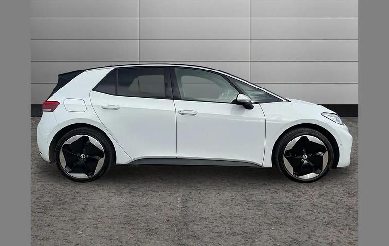 Used VW ID.3 Pro 150 kW (204 HP) 2024 White Hatchback