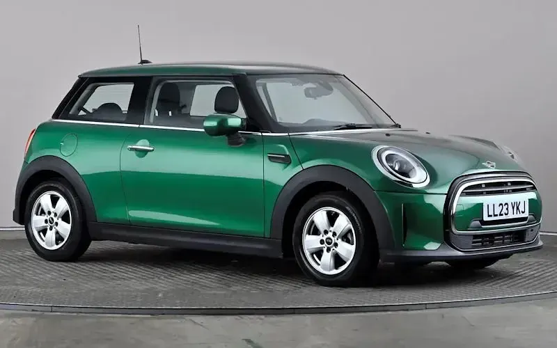 Used Mini Cooper Classic 136 HP (100 kW) 2022 Hatchback