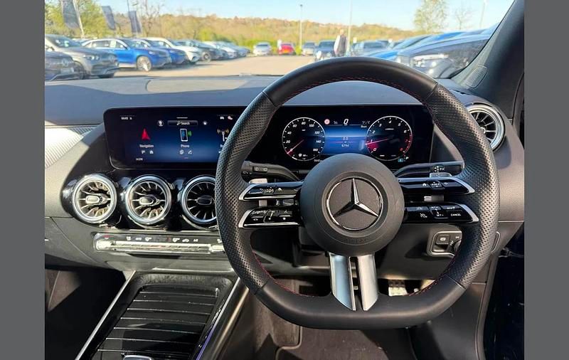 Usado Mercedes GLA200 Executive 161 HP (118 kW) 2025 Preto SUV