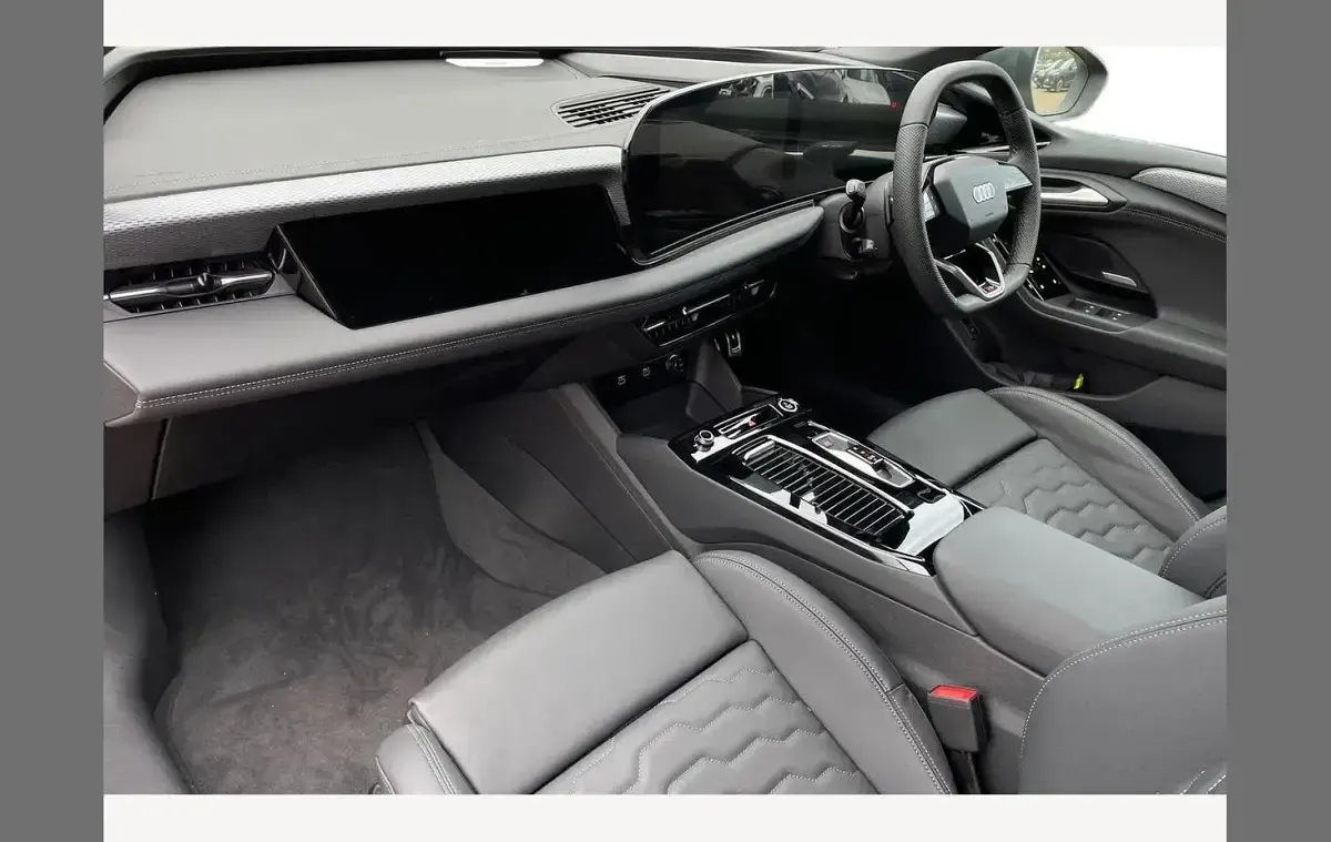 Used Audi A6 e-tron S-Line 314 kW (428 HP) 2026 Daytona grey Hatchback