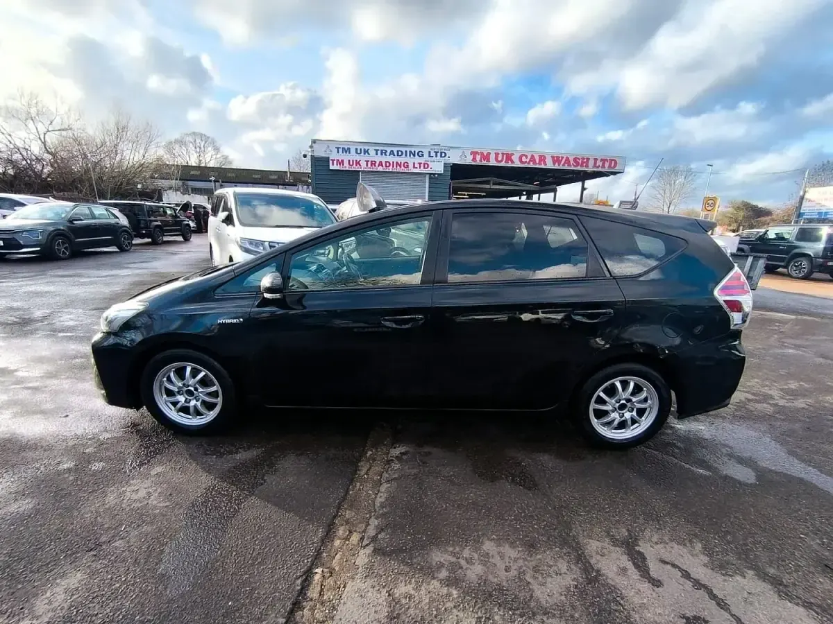 Used Toyota Prius+ Plus 136 HP (100 kW) 2015 Black MPV