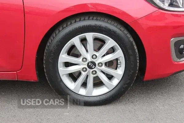 Używany Kia Ceed 2017 Czerwony Hatchback