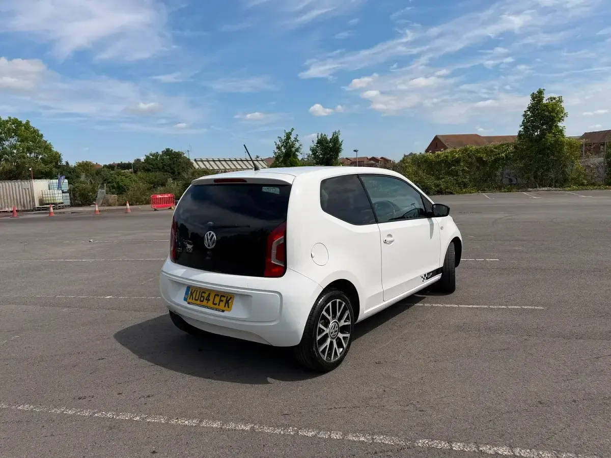 Used VW up! Groove 2014 White Hatchback