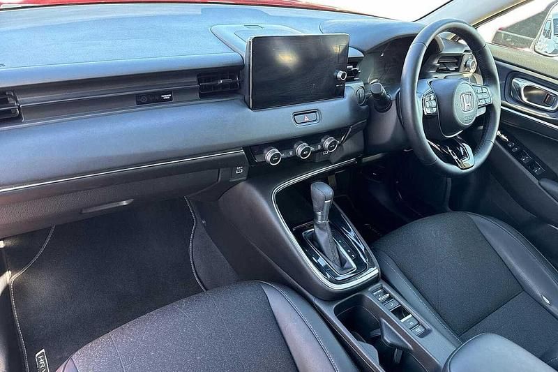 Used Honda HR-V Advance 131 HP (96 kW) 2023 Passion red SUV