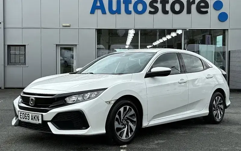 Używany Honda Civic SE 126 KM (92 kW) 2022 Hatchback