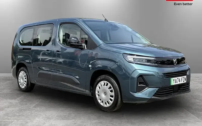 Used Vauxhall Combo Design Edition 100 kW (136 HP) 2024 MPV