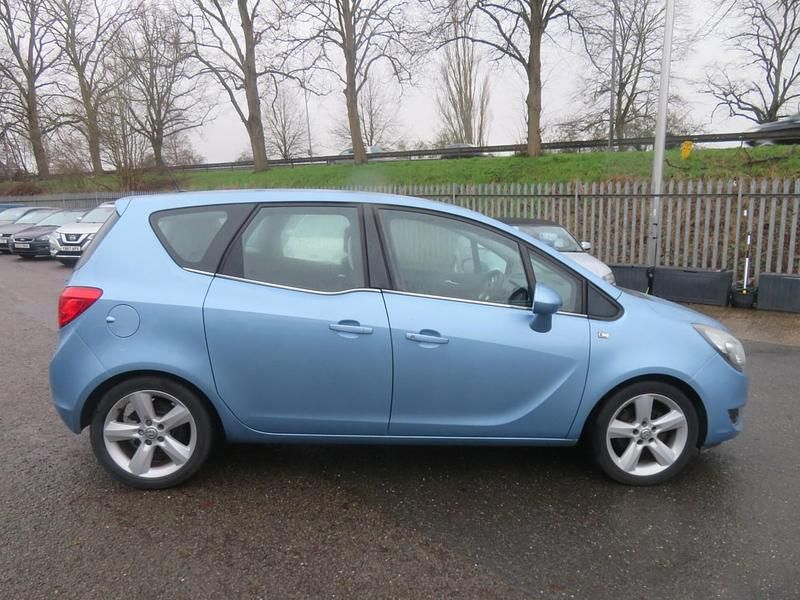 Używany Vauxhall Meriva 2014 Niebieski Minivan
