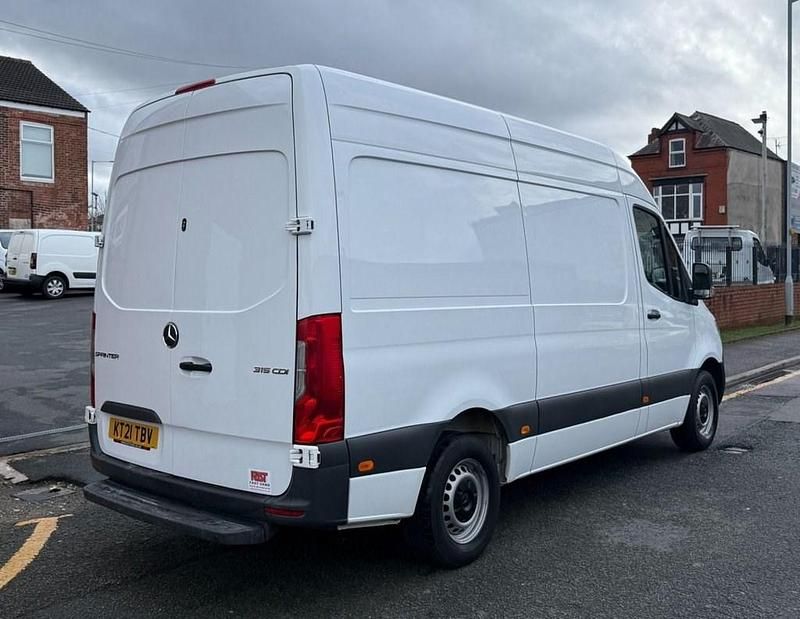 Used Mercedes Sprinter Progressive 150 HP (110 kW) 2021 White Van