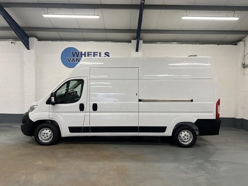 Used Citroën Relay 140 HP (102 kW) 2022 White Van