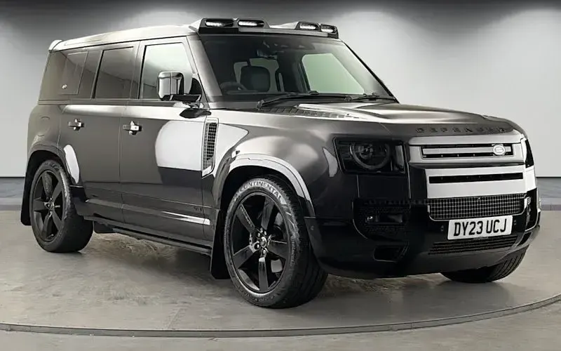 Używany Land Rover Defender S 525 KM (386 kW) 2023 SUV