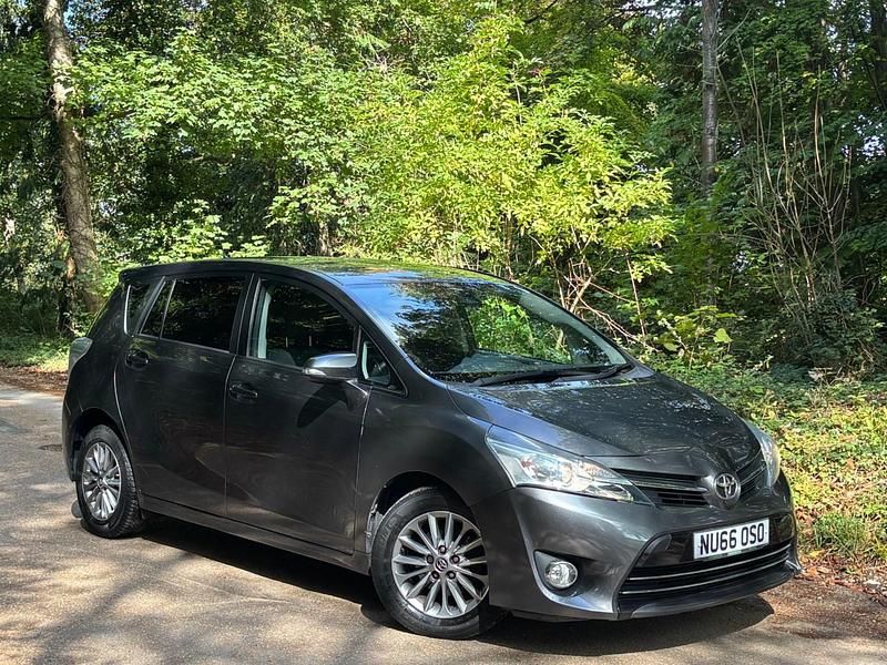 Grey Used 2016 Toyota Verso MPV | £8,495 (Super price) - Image 1/4
