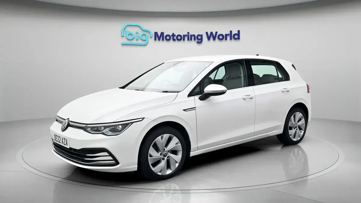 Used VW Golf VIII Style 113 HP (83 kW) 2022 White Hatchback
