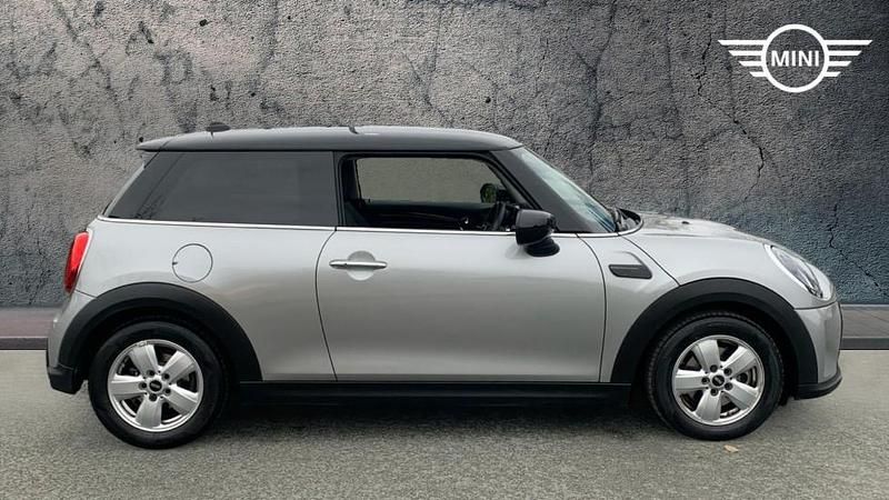 Used Mini Cooper Classic 134 HP (98 kW) 2024 Silver Hatchback