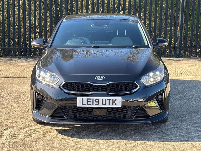 Used Kia ProCeed GT-Line 140 HP (102 kW) 2019 Black Estate