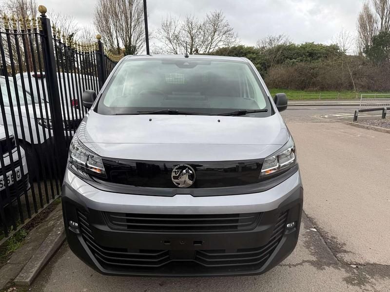 Neu Vauxhall Vivaro S 145 PS (106 kW) 2025 Silber Van / Kleinbus