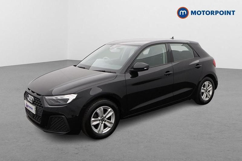 Begagnad Audi A1 2023 Svart SUV