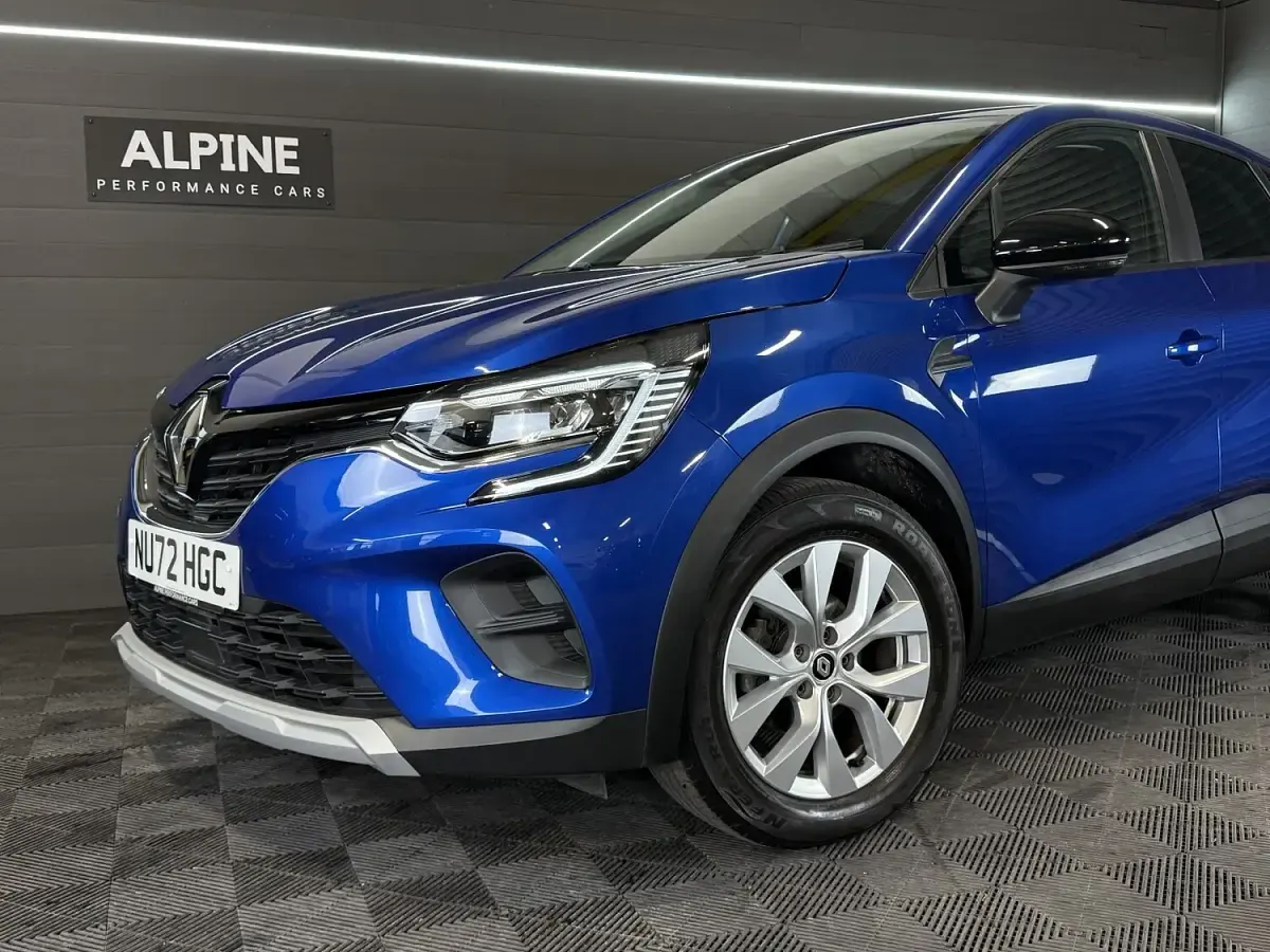 Used Renault Captur Iconic 2022 Blue SUV