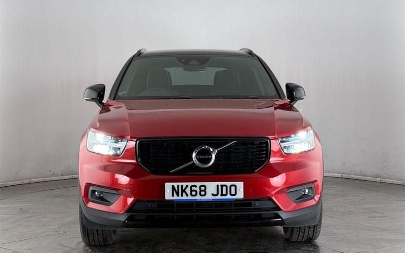 Used Volvo XC40 R-Design 190 HP (139 kW) 2019 Red SUV