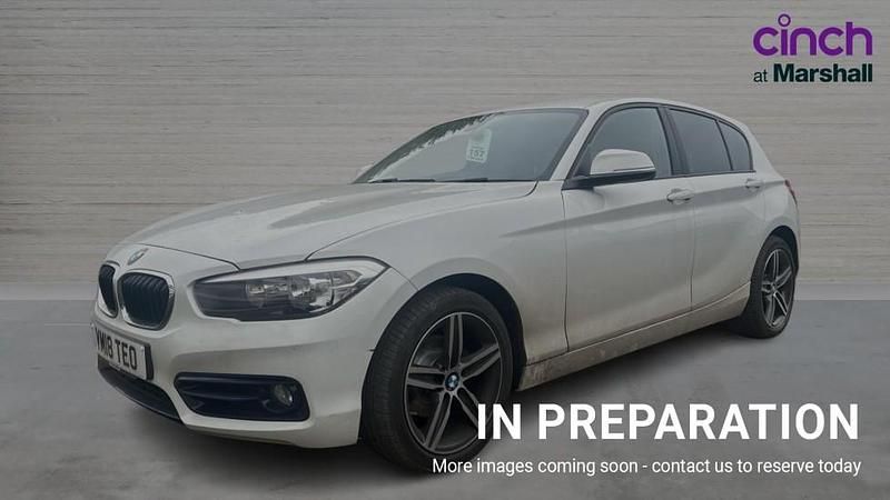 Used BMW 118 Sport Line 136 HP (100 kW) 2018 White Hatchback