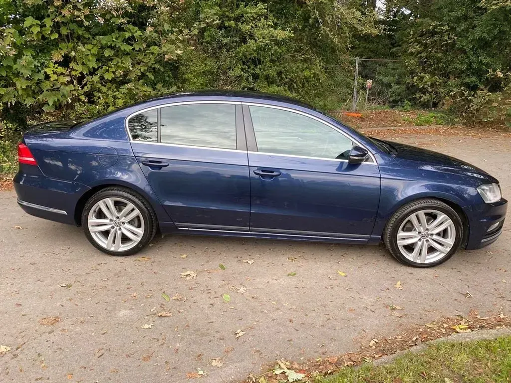 Used VW Passat R-line 105 HP (77 kW) 2014 Blue Sedan