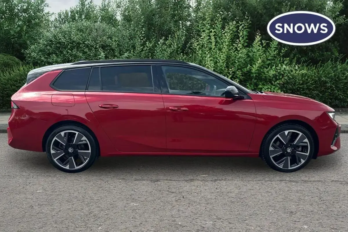 Used Vauxhall Astra Ultimate 114 kW (156 HP) 2024 Red Estate