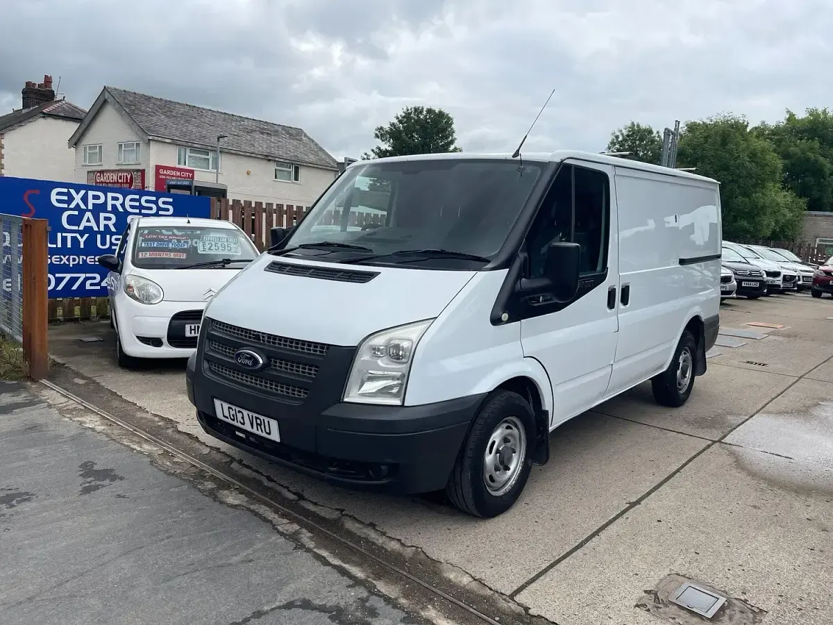 Used Ford Transit 100 HP (73 kW) 2013 White Van