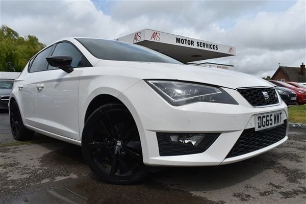White Used 2015 Seat Leon FR Hatchback | £8,995 (Fair price) - Image 1/1