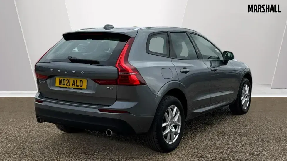 Used Volvo XC60 Momentum 197 HP (144 kW) 2021 Grey SUV