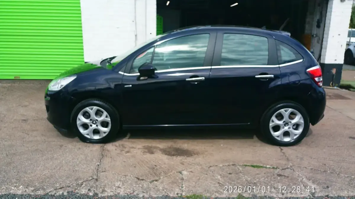 Used Citroën C3 Exclusive 2015 Blue Hatchback