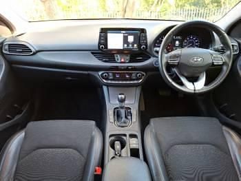 Used Hyundai i30 Premium 140 HP (102 kW) 2018 Red Hatchback