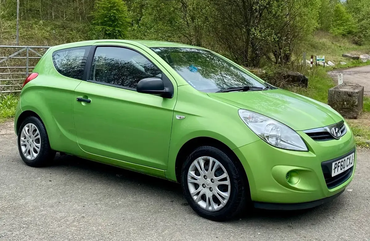 Used Hyundai i20 Classic 78 HP (57 kW) 2011 Green Hatchback