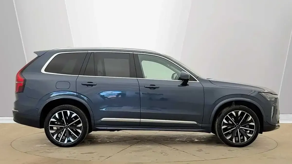 Used Volvo XC90 Ultra 455 HP (334 kW) 2025 Blue SUV