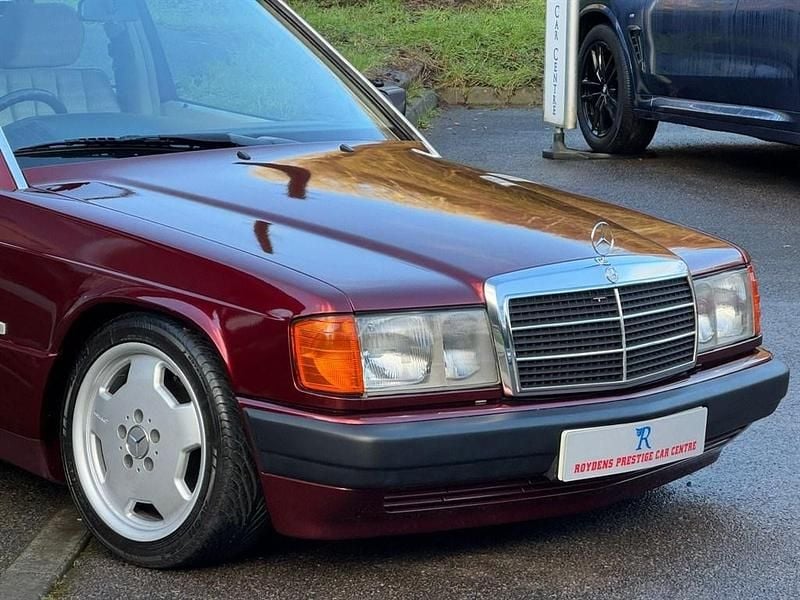 Used Mercedes 190 109 HP (80 kW) 1993 Red Sedan