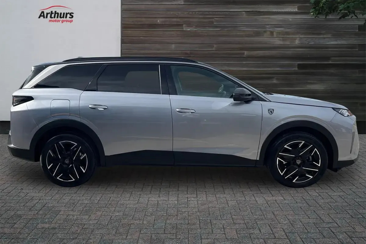Used Peugeot 5008 GT 134 HP (98 kW) 2025 Grey SUV