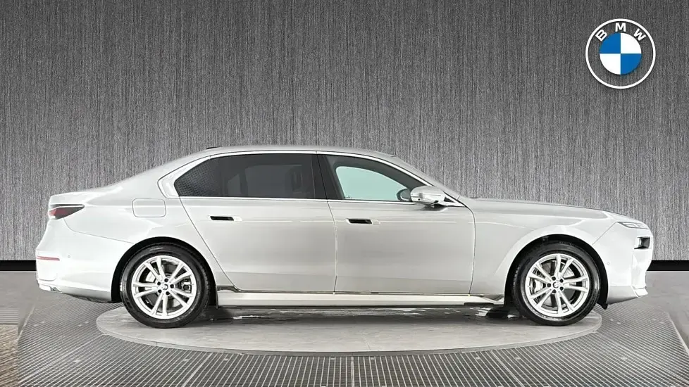 Used BMW i7 Comfort Edition 330 kW (449 HP) 2025 Silver Sedan