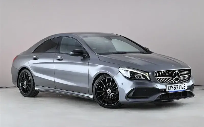 Usado Mercedes CLA180 AMG line 122 HP (89 kW) 2017 Sedan