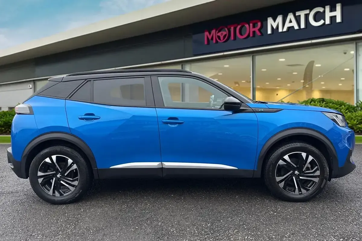 Second-hand Peugeot e-2008 GT 50 kW (68 CP) 2023 Albastru SUV