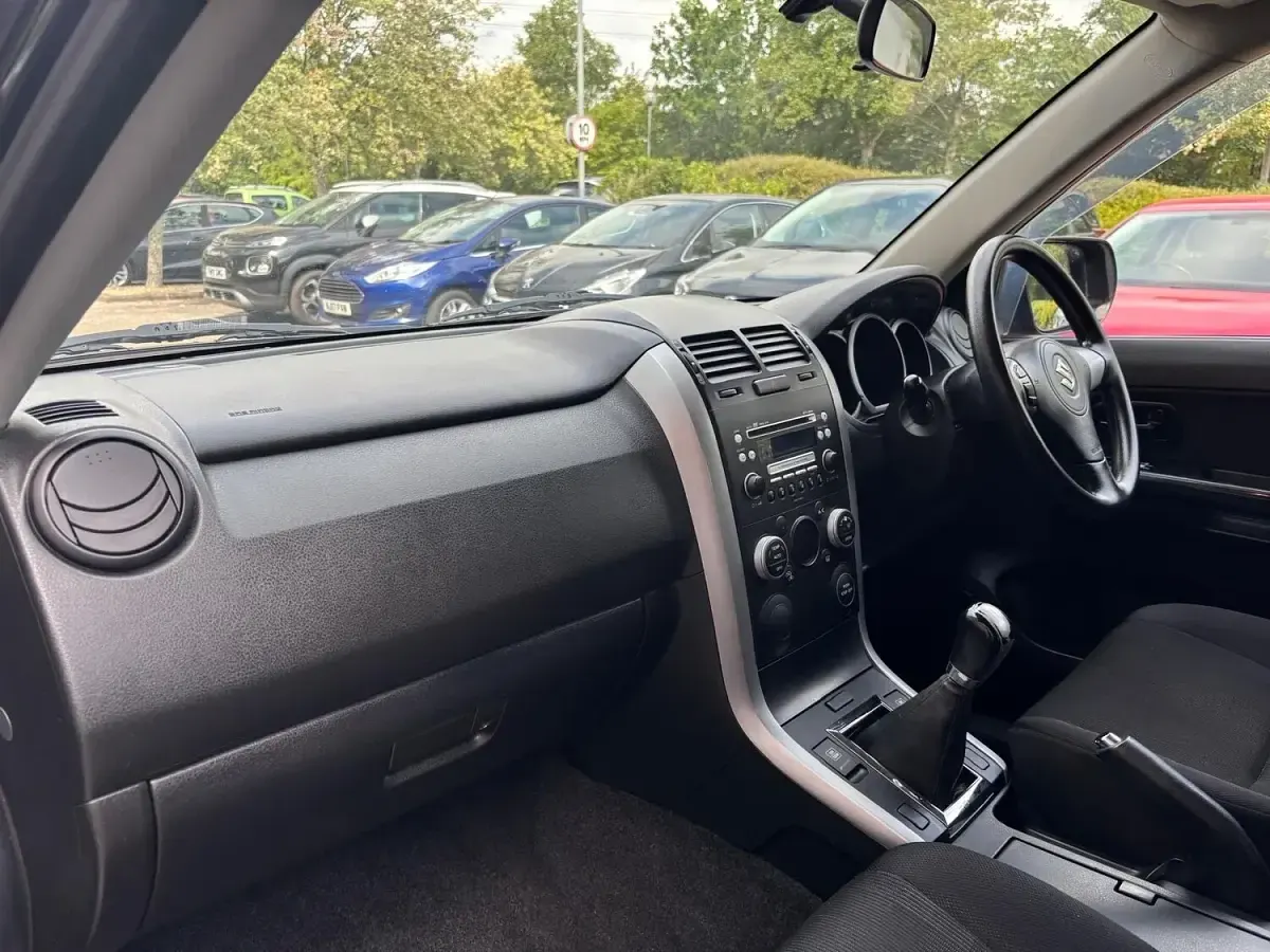 Used Suzuki Grand Vitara SZ4 106 HP (77 kW) 2010 Black SUV