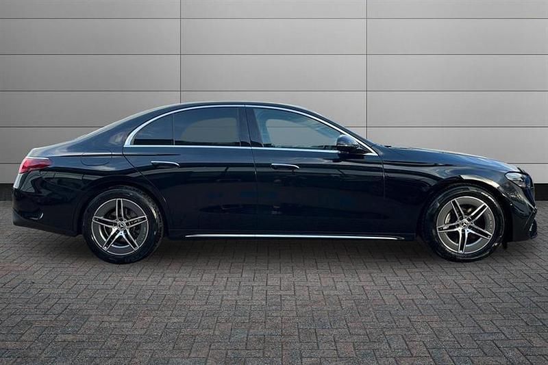 Begagnad Mercedes E220 AMG line 197 HK (144 kW) 2025 Svart Sedan