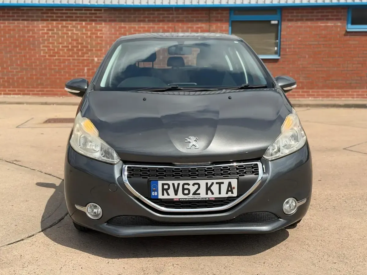 Used Peugeot 208 Active 82 HP (60 kW) 2012 Grey Hatchback