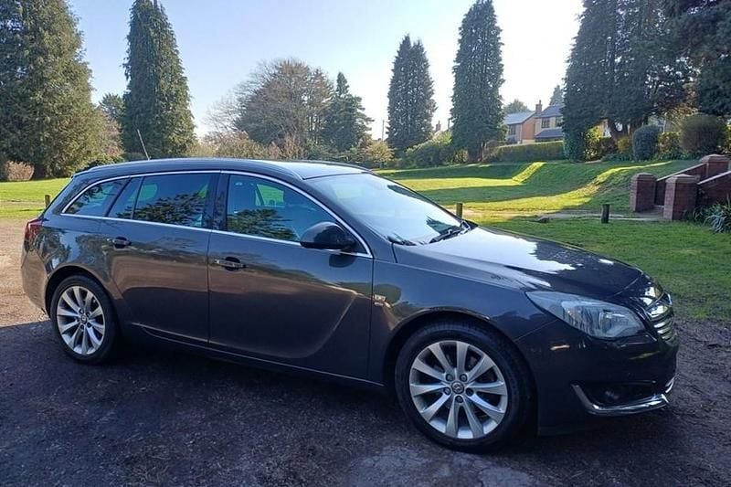 Used Vauxhall Insignia Elite 163 HP (119 kW) 2015 Grey Estate