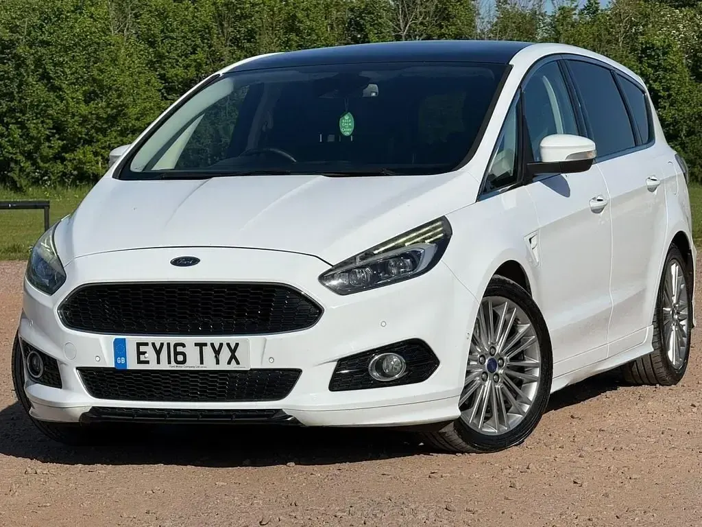 Begagnad Ford S-MAX Sport 2016 Vit Minibuss