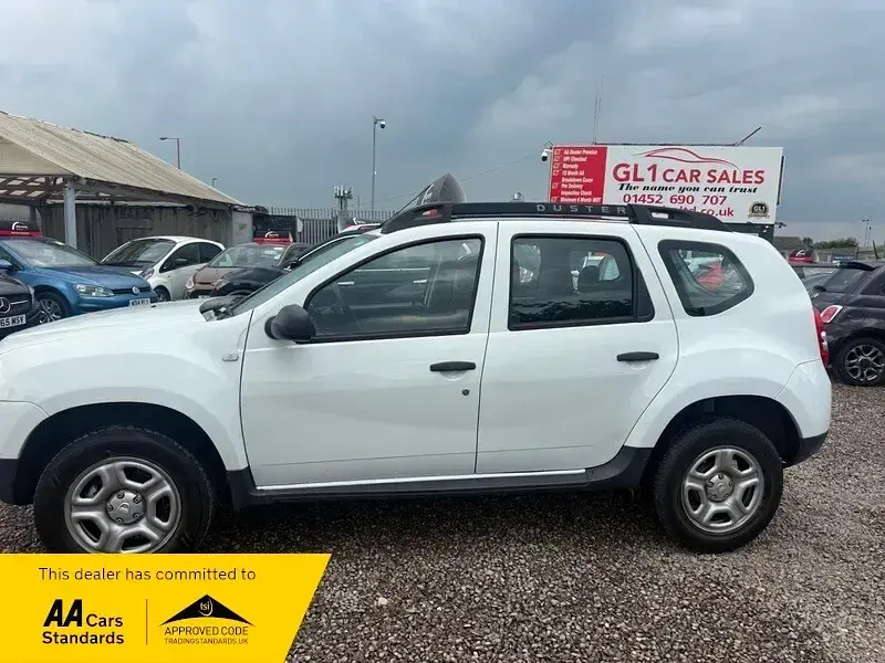 Used Dacia Duster Ambiance 114 HP (83 kW) 2018 White SUV