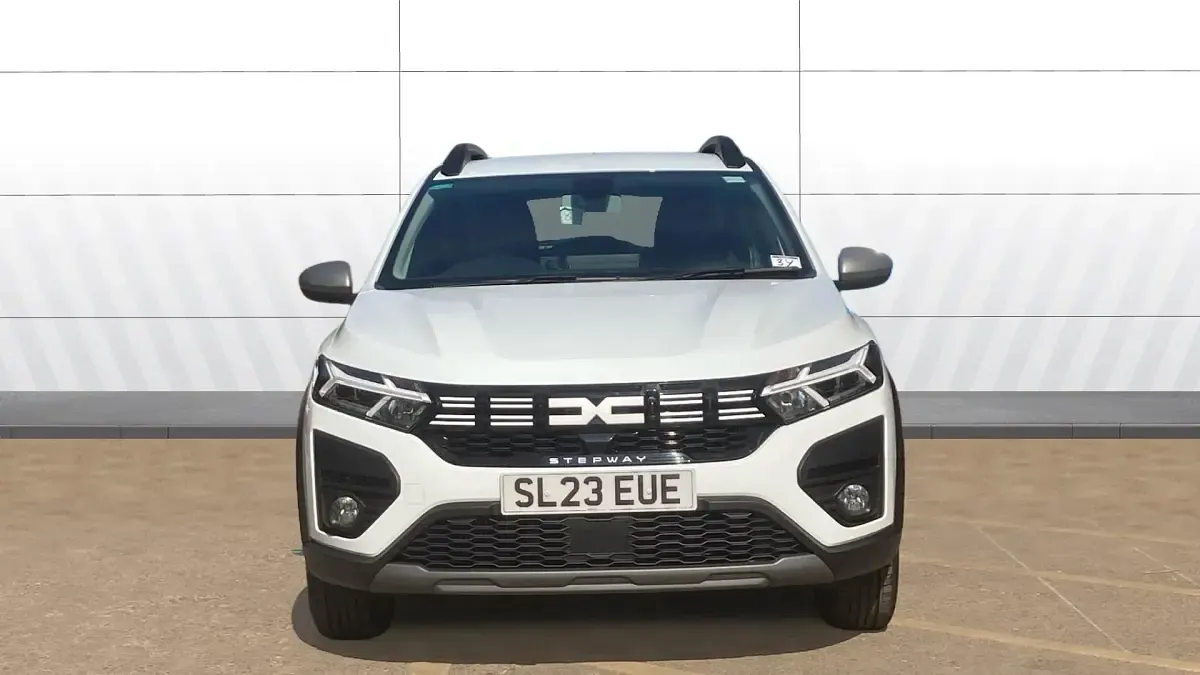 Used Dacia Sandero Stepway 91 HP (66 kW) 2023 White Hatchback