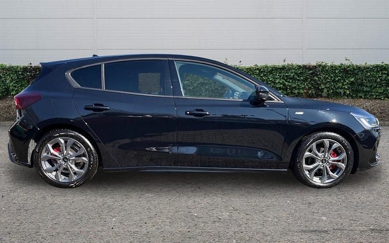 New Ford Focus ST-Line 125 HP (91 kW) 2025 Hatchback