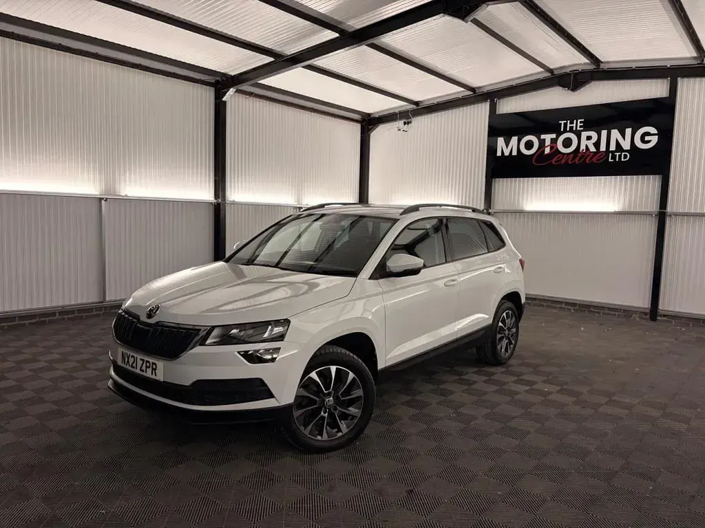 Used Skoda Karoq SE Drive 2021 White SUV