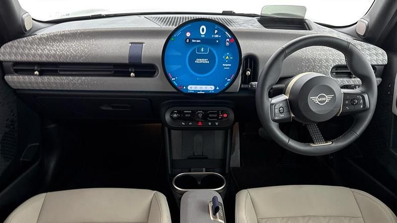 Used Mini Cooper Hatch 154 HP (113 kW) 2025 Green Hatchback