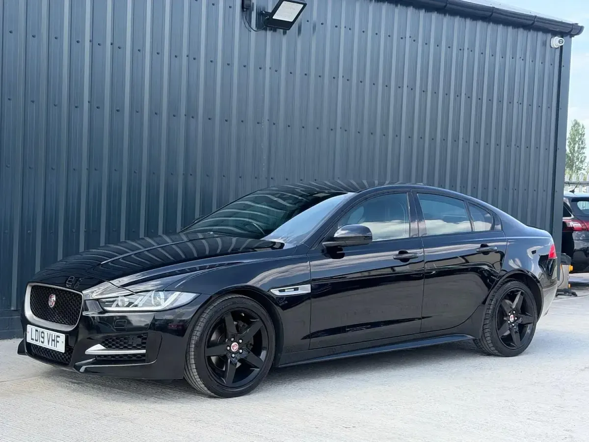 Used Jaguar XE R-Sport 180 HP (132 kW) 2019 Black Sedan