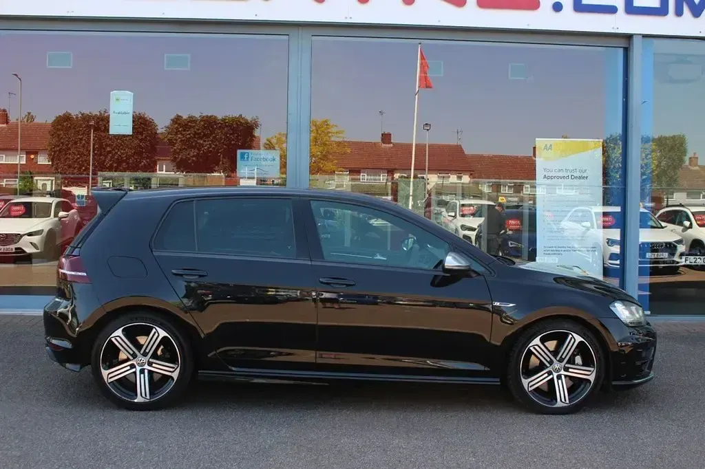 Usado VW Golf VII R 300 HP (220 kW) 2014 Preto Citadino